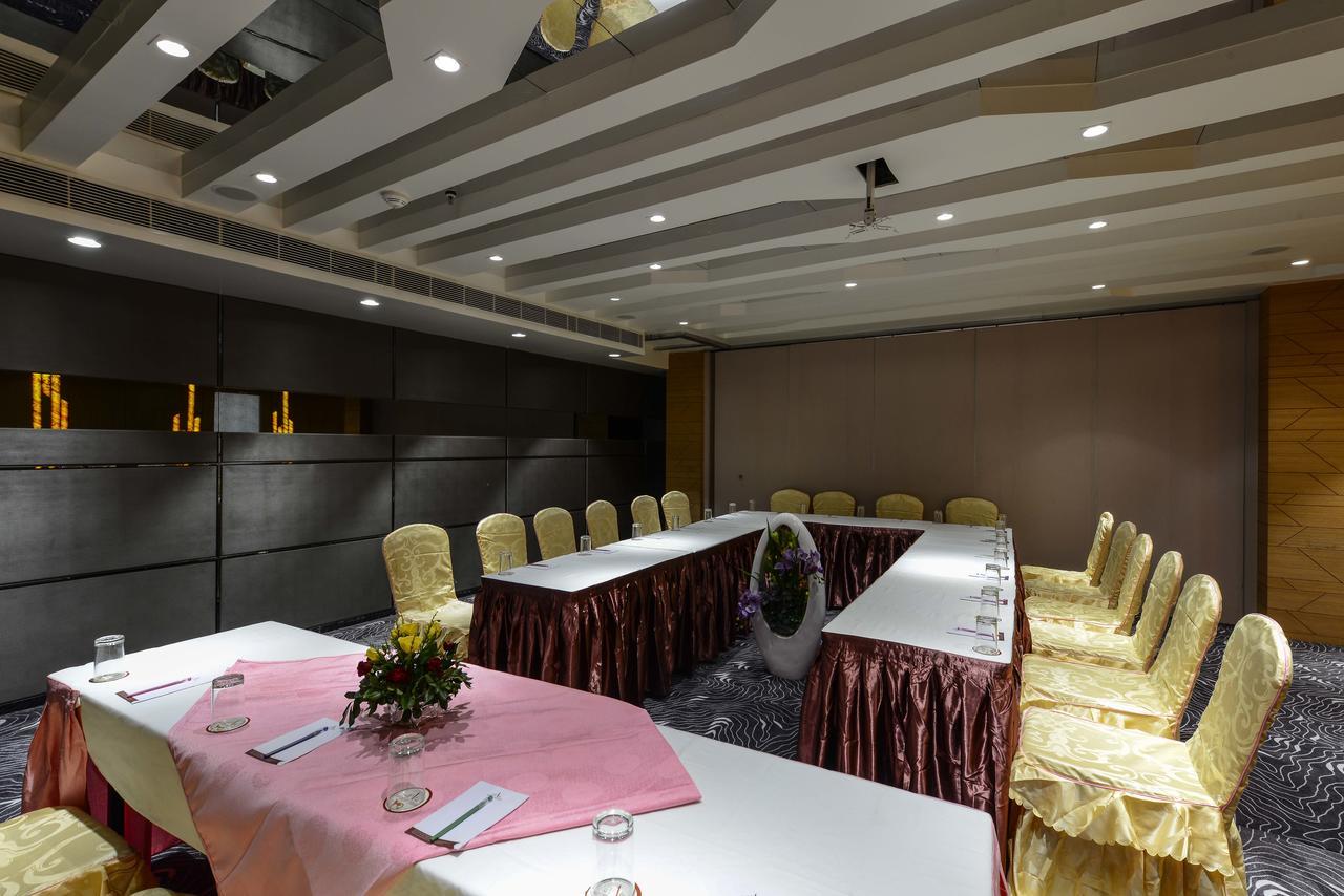 Hotel Atishay Bhopal Zewnętrze zdjęcie